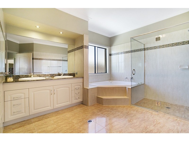 68 Peach Drive, Robina QLD 4226