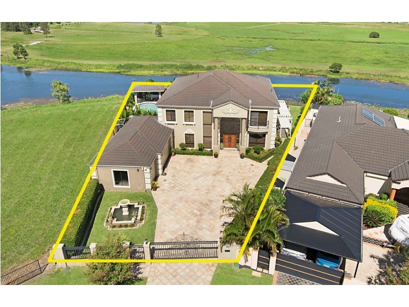 68 Peach Drive, Robina QLD 4226