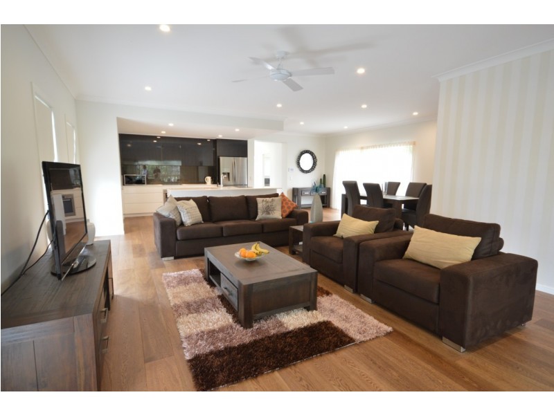 53 Fairway Drive, Clear Island Waters QLD 4226