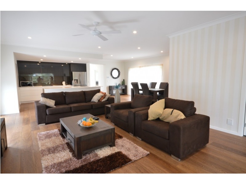 53 Fairway Drive, Clear Island Waters QLD 4226