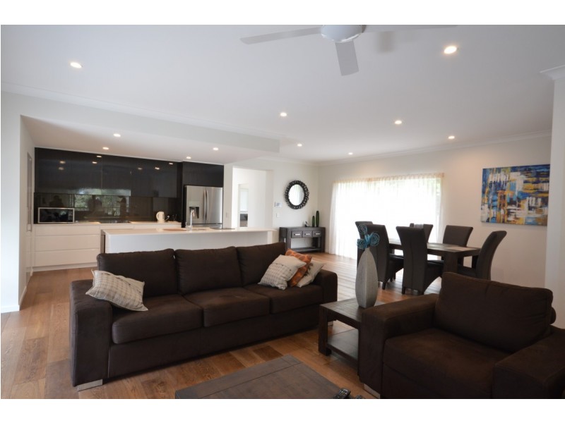 53 Fairway Drive, Clear Island Waters QLD 4226