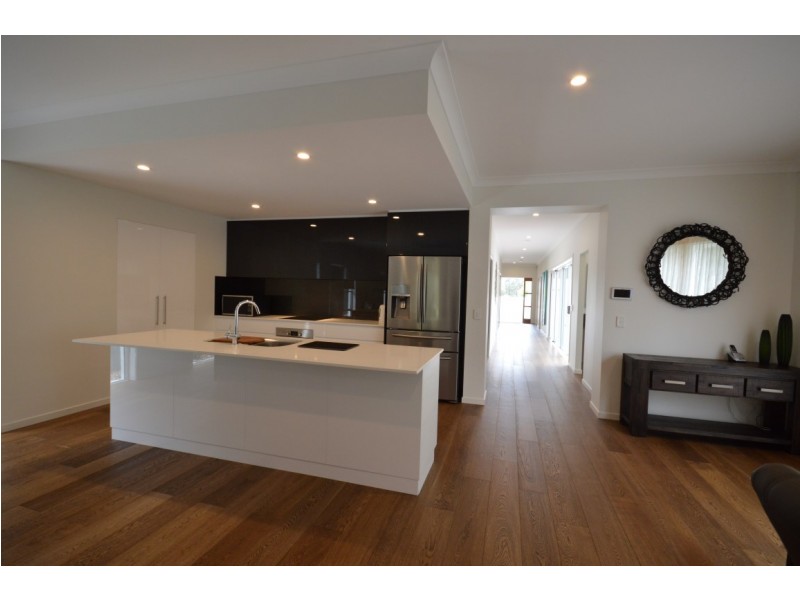 53 Fairway Drive, Clear Island Waters QLD 4226