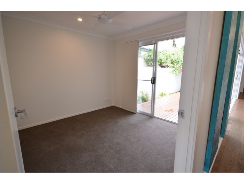 53 Fairway Drive, Clear Island Waters QLD 4226