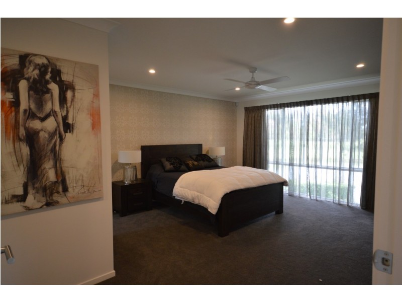 53 Fairway Drive, Clear Island Waters QLD 4226