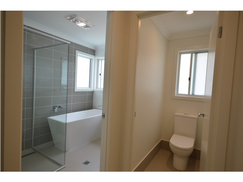 53 Fairway Drive, Clear Island Waters QLD 4226