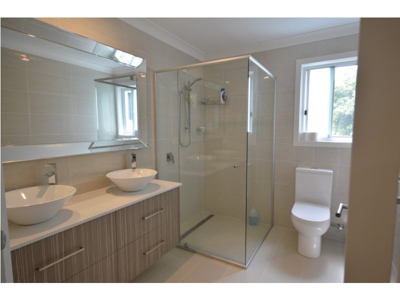 53 Fairway Drive, Clear Island Waters QLD 4226