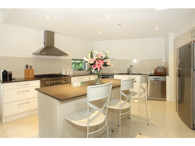 3/30 ‘Alia’ Tarcoola Crescent, Chevron Island QLD 4217