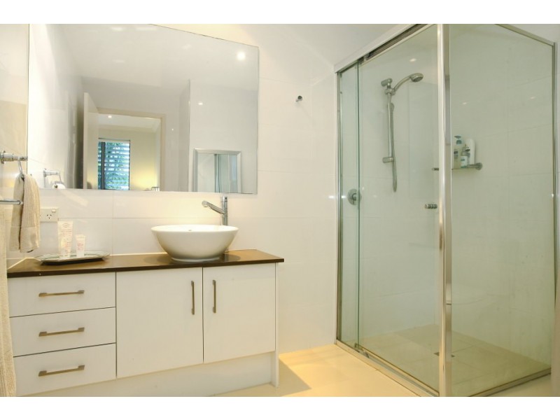 3/30 ‘Alia’ Tarcoola Crescent, Chevron Island QLD 4217