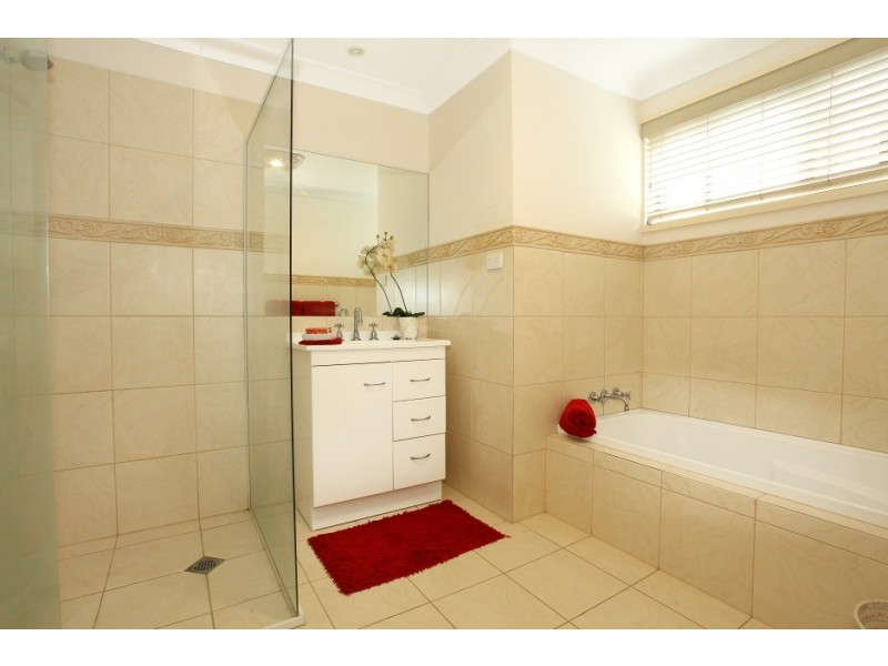 14 Numeralla Avenue, Ashmore QLD 4214