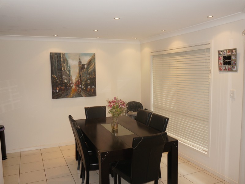 2/23 Cranberrie Crescent, Pimpama QLD 4209