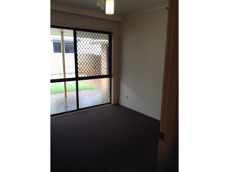 66 Gibraltar Drive, Isle Of Capri QLD 4217