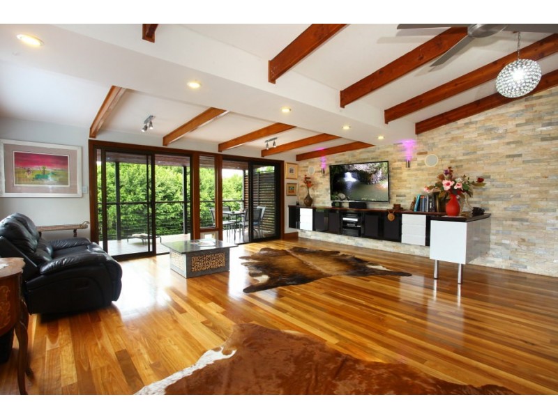 104 Plateau Crescent, Carrara QLD 4211