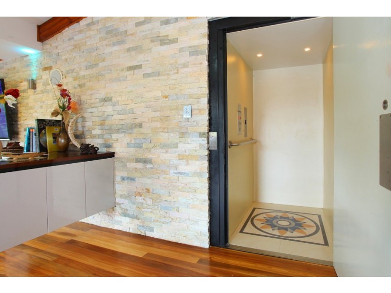 104 Plateau Crescent, Carrara QLD 4211