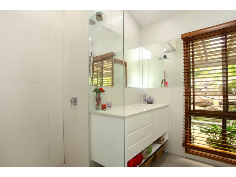 104 Plateau Crescent, Carrara QLD 4211