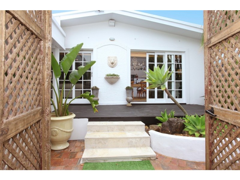 17 York Street, Southport QLD 4215