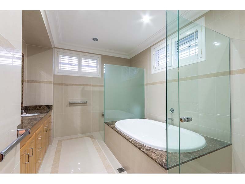 54 Commodore Drive, Paradise Waters QLD 4217