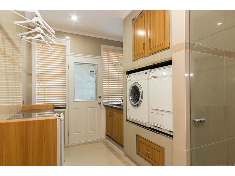 54 Commodore Drive, Paradise Waters QLD 4217