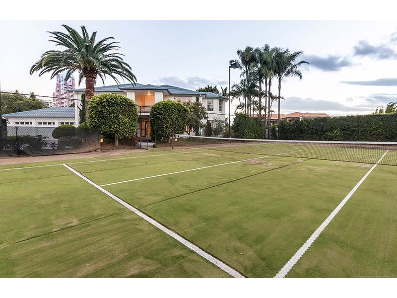 54 Commodore Drive, Paradise Waters QLD 4217