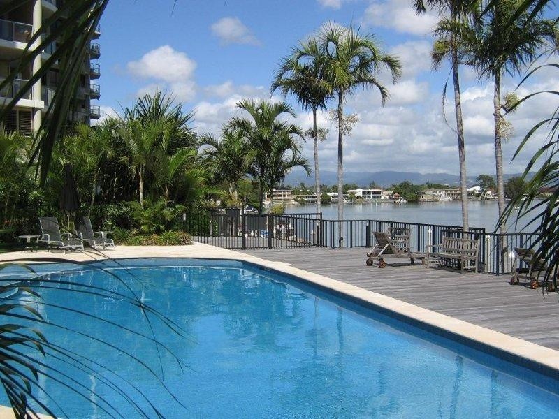 3/2898 ‘The Pinnacle’ Gold Coast Highway, Surfers Paradise QLD 4217