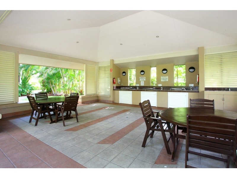 1001/28 ‘Longbeach Apartments’ Northcliffe Terrace, Surfers Paradise QLD 4217