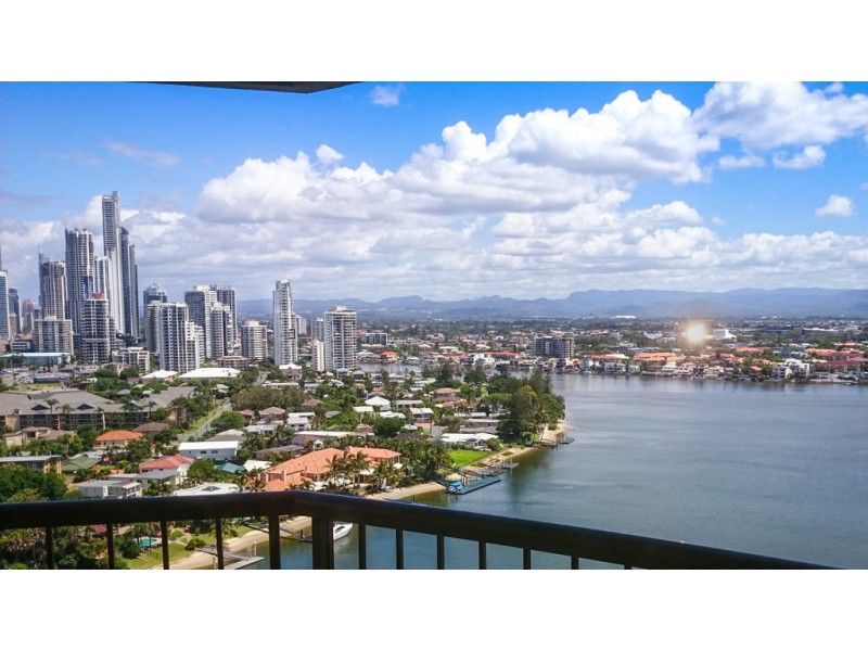 104/2 ‘Atlantis West’ Admiralty Drive, Paradise Waters QLD 4217