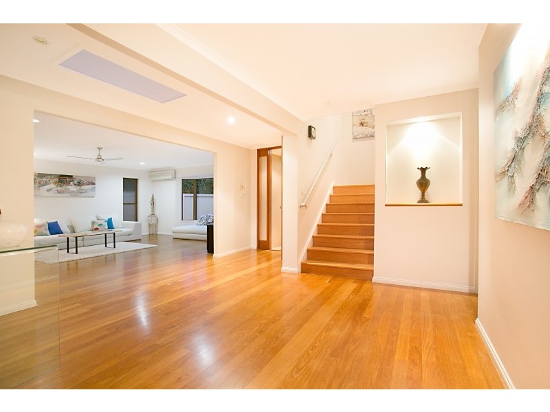 24 Donegal Crescent, Sorrento QLD 4217