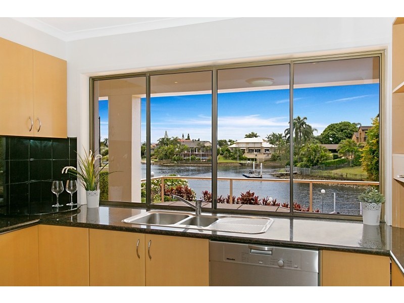 24 Donegal Crescent, Sorrento QLD 4217