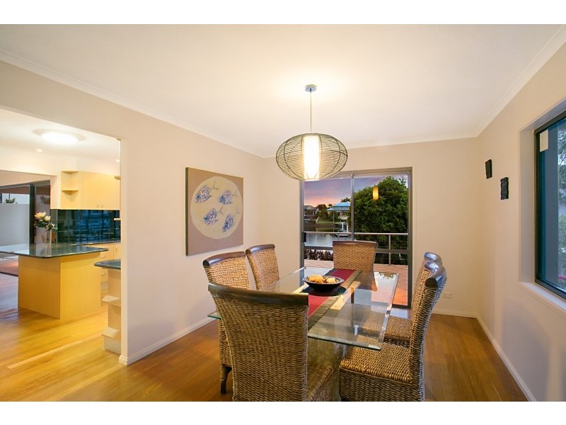 24 Donegal Crescent, Sorrento QLD 4217