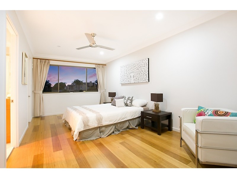 24 Donegal Crescent, Sorrento QLD 4217