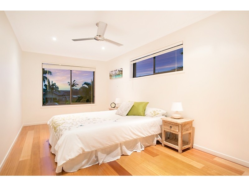 24 Donegal Crescent, Sorrento QLD 4217