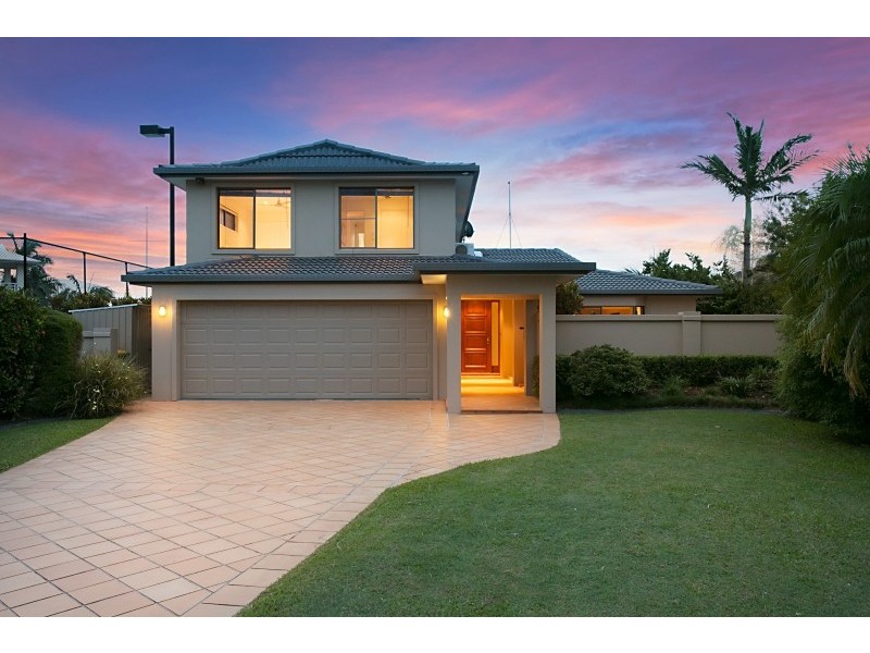 24 Donegal Crescent, Sorrento QLD 4217