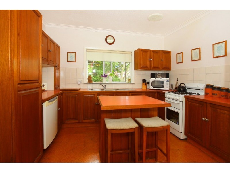 3 Andrews Street, Southport QLD 4215