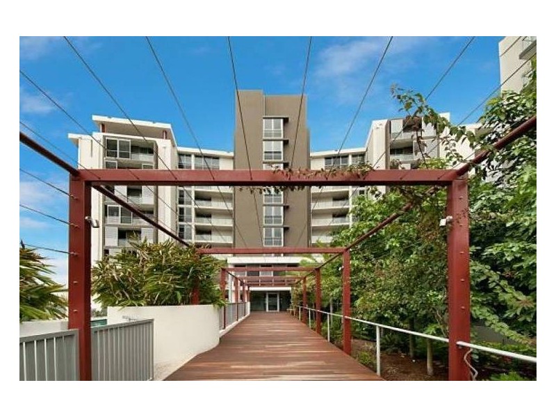 145/135 ‘Signature Apartments’ Lakelands Drive, Merrimac QLD 4226