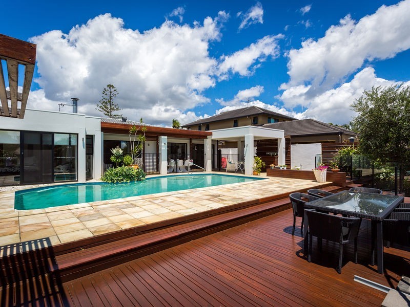 27 Rapallo Avenue, Isle Of Capri QLD 4217