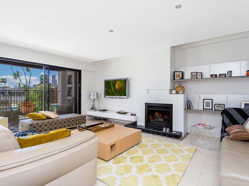 27 Rapallo Avenue, Isle Of Capri QLD 4217