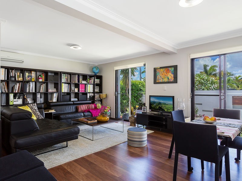 27 Rapallo Avenue, Isle Of Capri QLD 4217