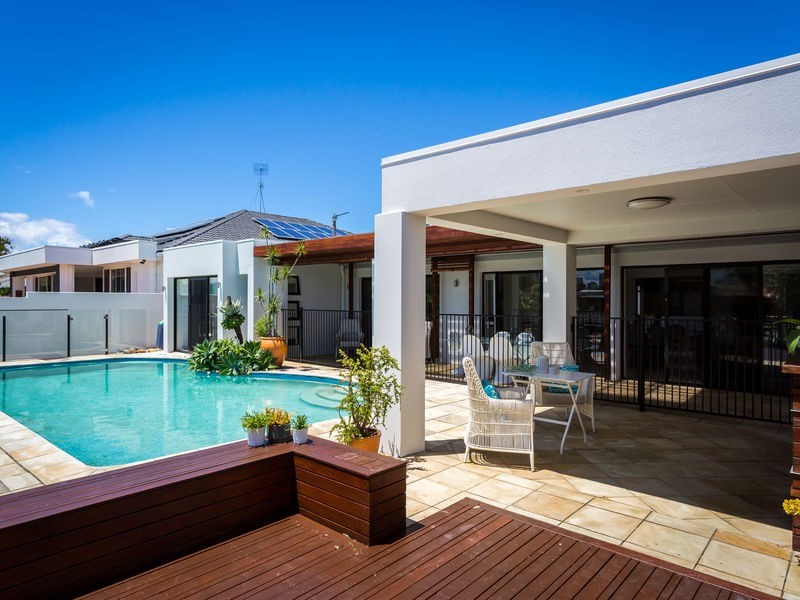 27 Rapallo Avenue, Isle Of Capri QLD 4217