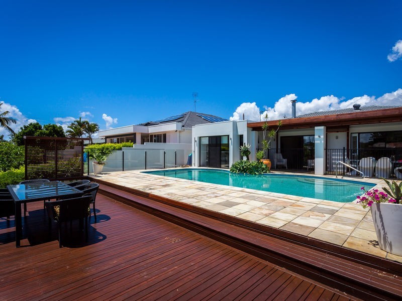 27 Rapallo Avenue, Isle Of Capri QLD 4217