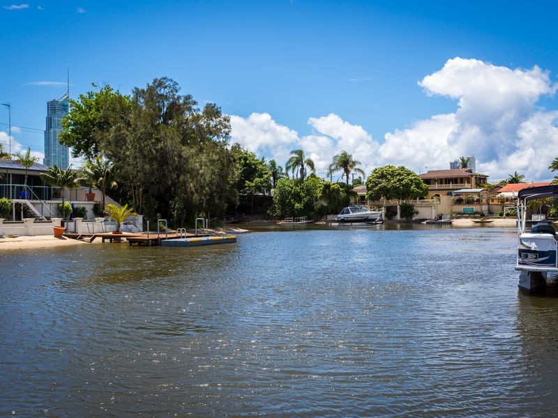 27 Rapallo Avenue, Isle Of Capri QLD 4217