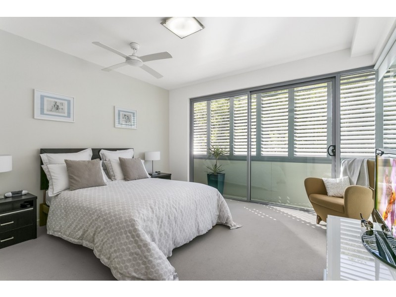 2/7 Burra Street, Chevron Island QLD 4217