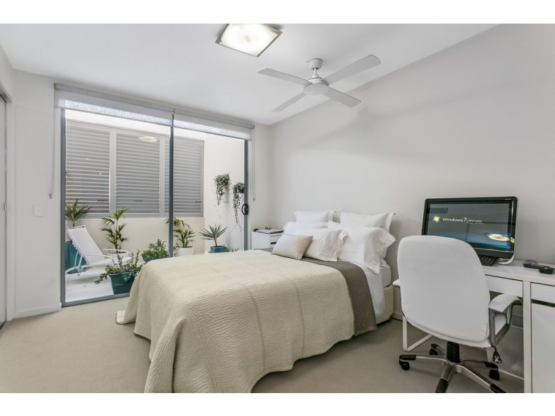 2/7 Burra Street, Chevron Island QLD 4217