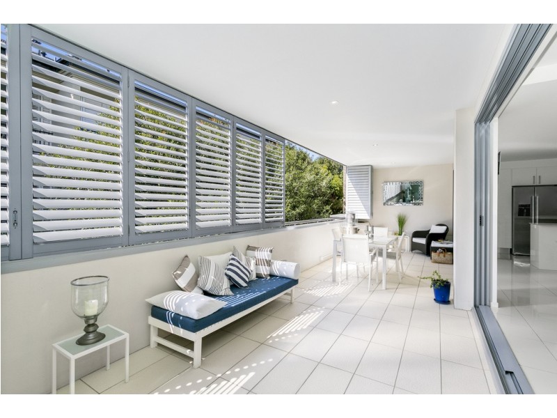 2/7 Burra Street, Chevron Island QLD 4217