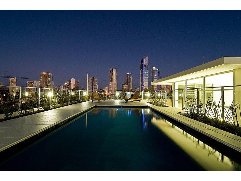 2/7 Burra Street, Chevron Island QLD 4217