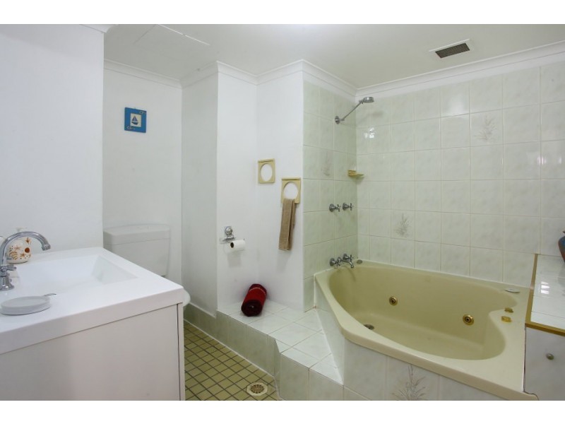 35/2916 ‘Florida Apartments’ Gold Coast Highway, Surfers Paradise QLD 4217