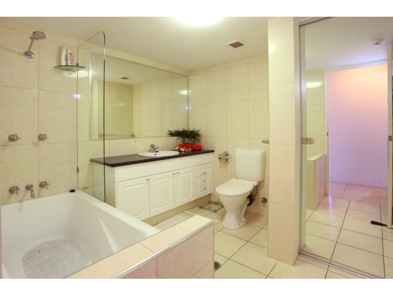 7/54 ‘Pacific Keys Central’ Hooker Boulevard, Mermaid Waters QLD 4218