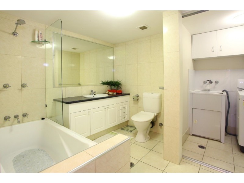 7/54 ‘Pacific Keys Central’ Hooker Boulevard, Mermaid Waters QLD 4218