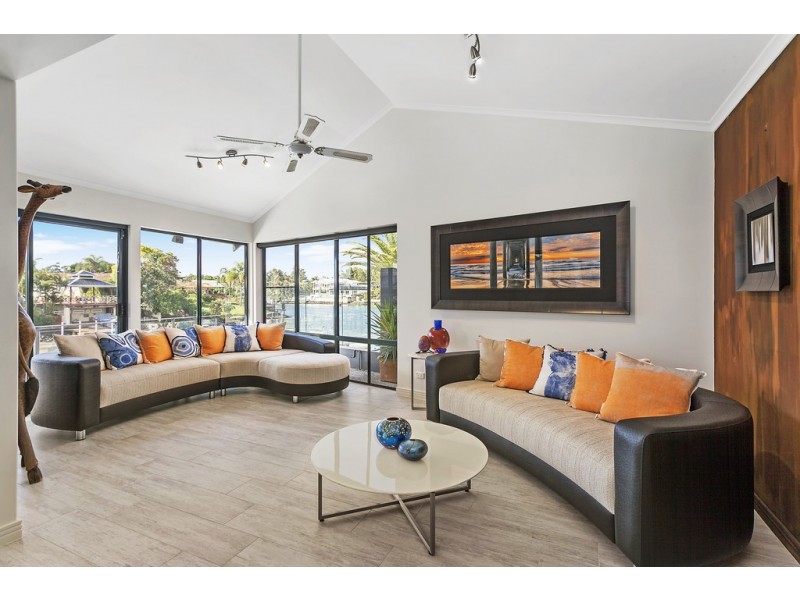10 Kookaburra Court, Sorrento QLD 4217