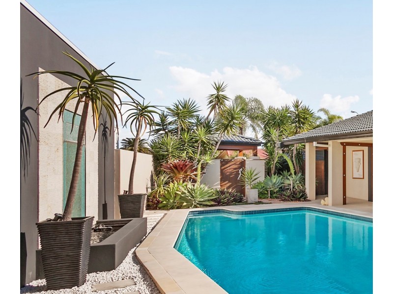 10 Kookaburra Court, Sorrento QLD 4217