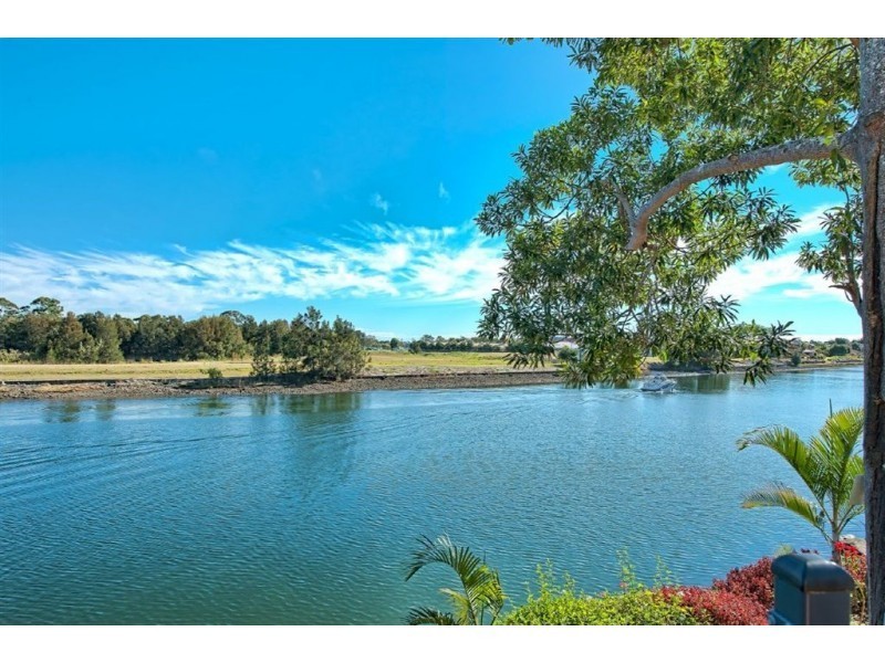 7/125 ‘Wakefield’ Santa Cruz Blvd, Clear Island Waters QLD 4226