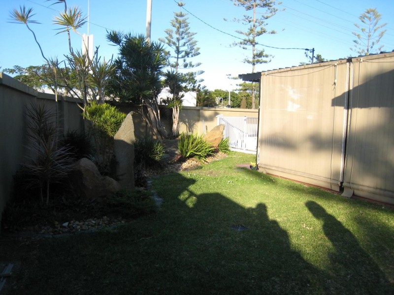 36 St Andrews, Isle Of Capri QLD 4217